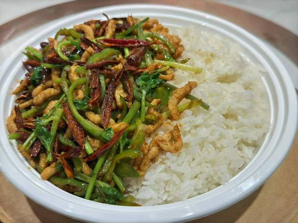 香辣肉丝盖饭 Spicy Shredded Pork Rice